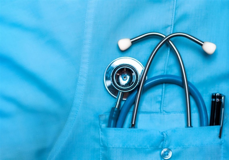 Seniors enrolling in Medicare Advantage plans should